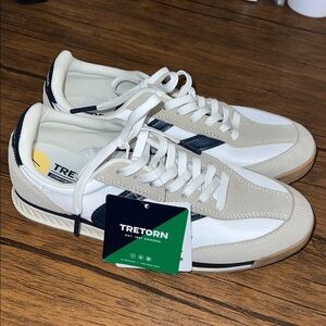 NWT Women’s Tretorn Cream and White Suede Sneakers-‎ 7